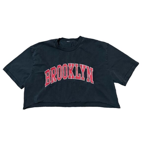 John Galt PacSun Black Brooklyn Graphic Grunge Thick Cropped Raw Hem Tee Shirt - Picture 3 of 7